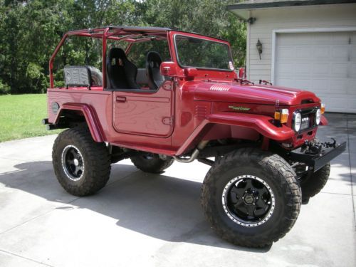 1978 toyota land cruiser fj40. only 894 miles!  10&#034; stretch, 350 v8, full restor