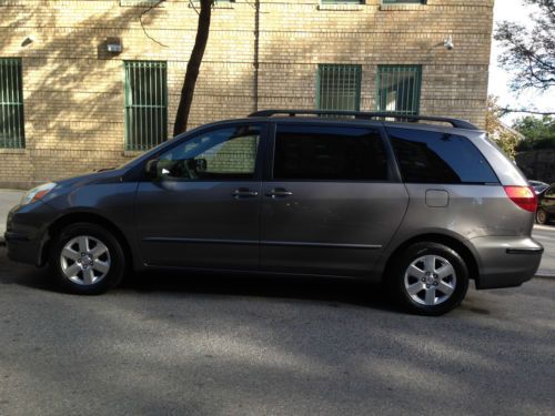 2004 toyota sienna le mini passenger van 5-door 3.3l