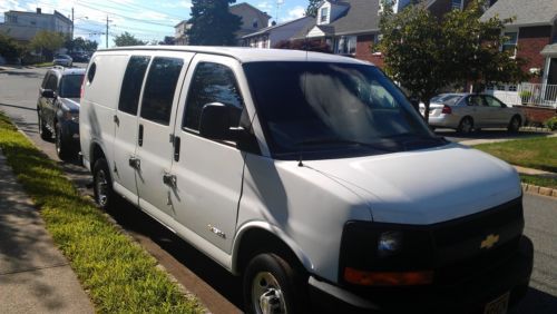 2006 chevrolet express 82000 mill for $8000