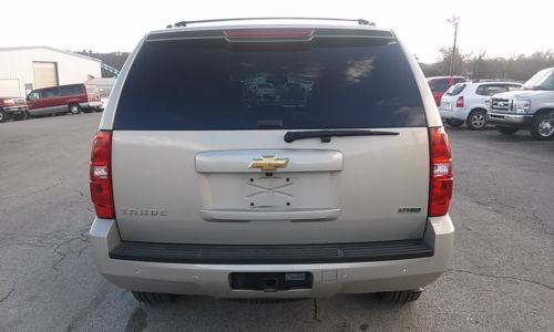2011 Chevrolet Tahoe LT Sport Utility 4-Door 5.3L, image 2