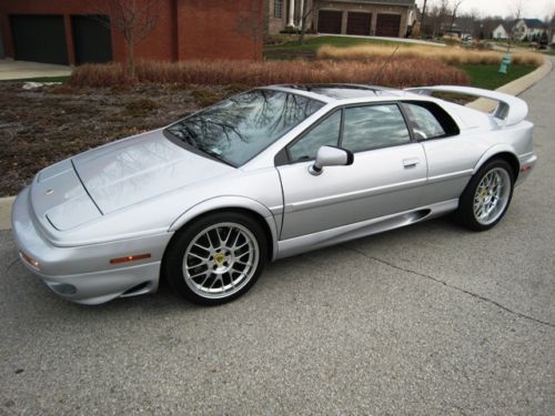 Lotus esprit v8