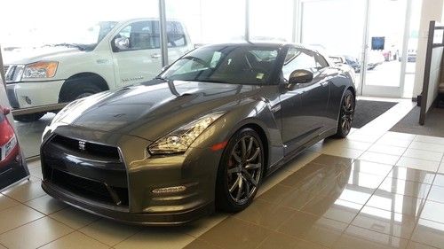 New 2014 nissan gt-r premium edition