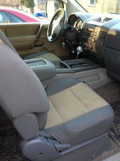 2004 Nissan Titan SE Extended Cab King Cab 4WD Pickup, image 5