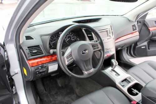 3.6R 3.6L 6 Cylinder AWD, Silver, Auto, 1 Owner, Sunroof, Leather, Heated Seats, image 9