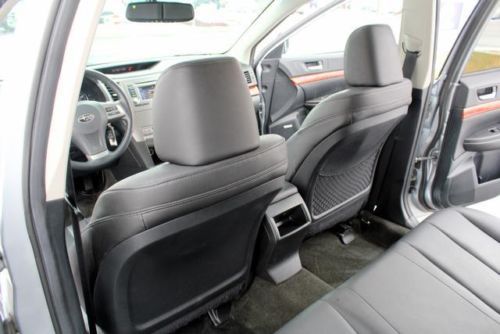 3.6R 3.6L 6 Cylinder AWD, Silver, Auto, 1 Owner, Sunroof, Leather, Heated Seats, image 13