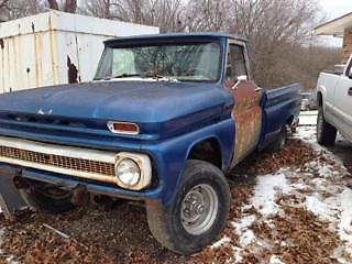 1965 chevy 4x4 and 1966 gmc truck as a pair