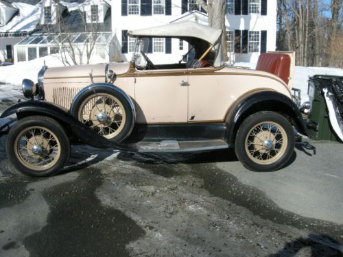 1929 model a deluxe roadster, rumble seat, runs great, nice color combination