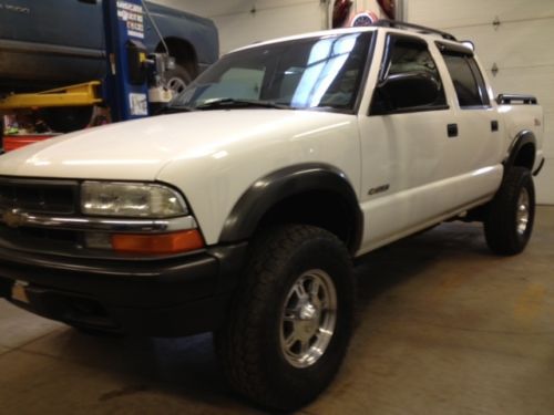 2003 chevrolet s10 zr5 crew cab pickup 4-door 4.3l