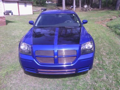 2006 dodge magnum se wagon 4-door 2.7l daytona blue