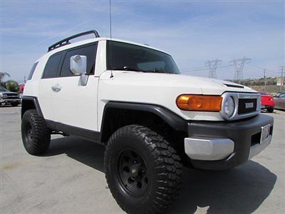 2011 toyota fj cruiser automatic 4x4 lifted white