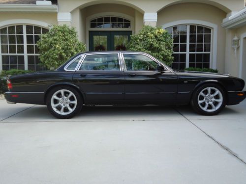 2003 jaguar xjr, supercharged, leather, moonroof, full power, loaded &amp; pristine!