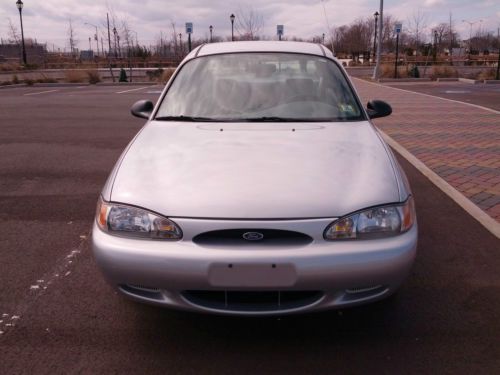 1998 ford escort se sedan 4-door 2.0l