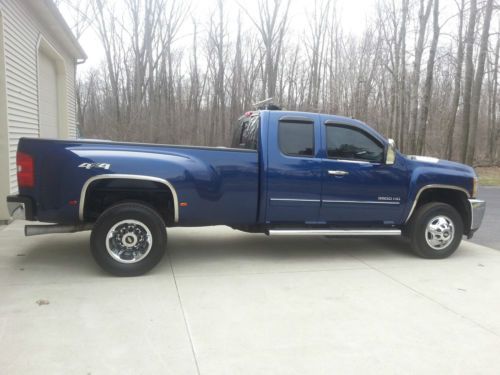 Beautiful blue chevrolet 3500 drw lt