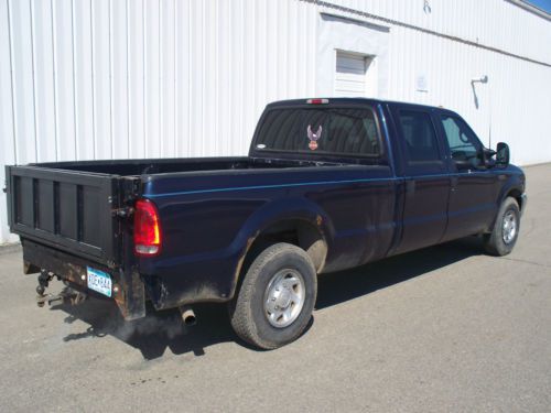 2002 ford f-250 super duty xl crew cab pickup 4-door 6.8l with a tommy gate