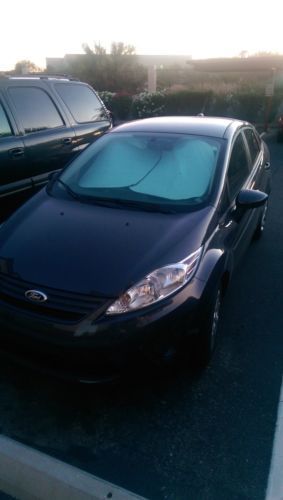 2012 fiesta. in good condition with minor scratches on the paint. runs very well