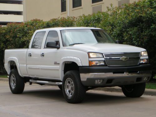 Crew cab short bed lt3, heated seats, sunroof, tv/dvd, duramax diesel !