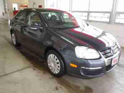 4dr Auto S 2.5L 5-Cylinder CD 4-Wheel Disc Brakes ABS Heated Cloth Seats, image 3