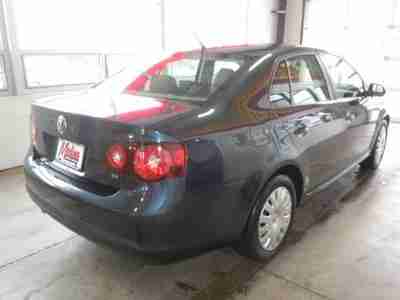 4dr Auto S 2.5L 5-Cylinder CD 4-Wheel Disc Brakes ABS Heated Cloth Seats, image 4