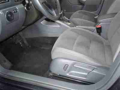 4dr Auto S 2.5L 5-Cylinder CD 4-Wheel Disc Brakes ABS Heated Cloth Seats, image 17