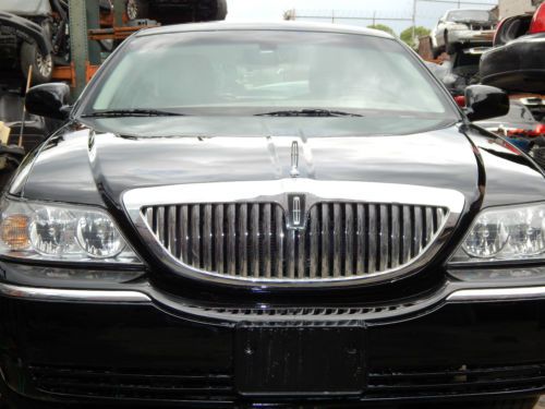 2011 lincoln town car signature limited sedan 4-door 4.6l