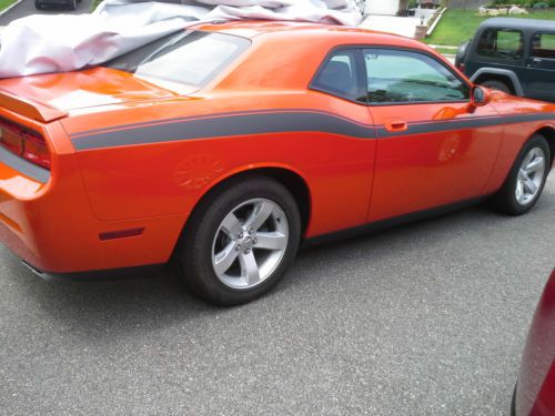 2010 dodge challenger r/t hemi orange, racing stipes, r/t seats