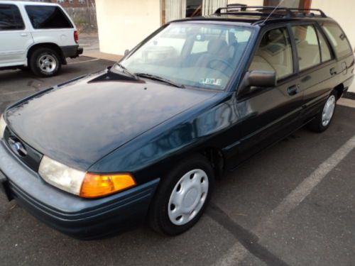 1997 escort wagon  ice cold a/c runs strong 2.0 4cyl ga$ $aver no reserve