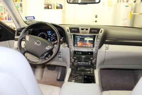 Luxury 2007 lexus ls460- &#034;like-new showroom condition&#034;