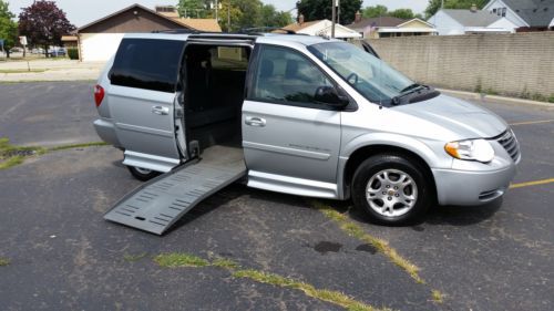 Chrysler town and country handicap / wheelchair / power door and ramp
