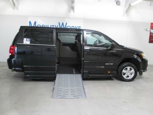 2012 dodge grand caravan crew. ada wheelchair accessible