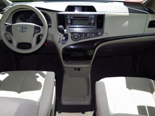 2011 toyota sienna base