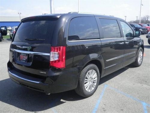 2014 chrysler town & country limited