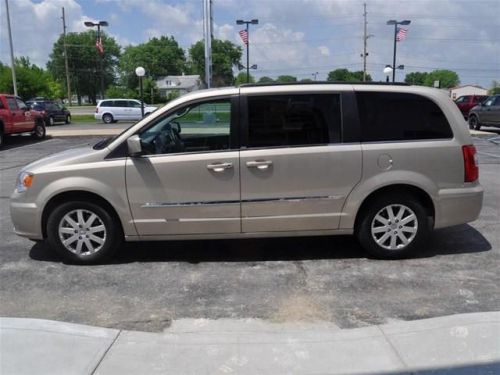 2014 chrysler town & country touring