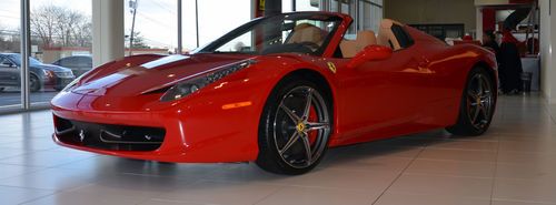 2012 ferrari 458 italia spider in rosso corsa over beige 1300 miles! 332k msrp!