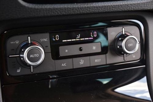 2014 volkswagen touareg sport w/nav
