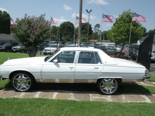 1979 pontiac bonneville, sharp, looks good, runs good, ready to go...