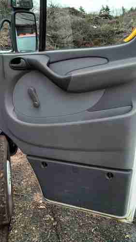 2004 Dodge Sprinter 2500 158 inch wheel base High top Van 3-Door 2.7L, image 20