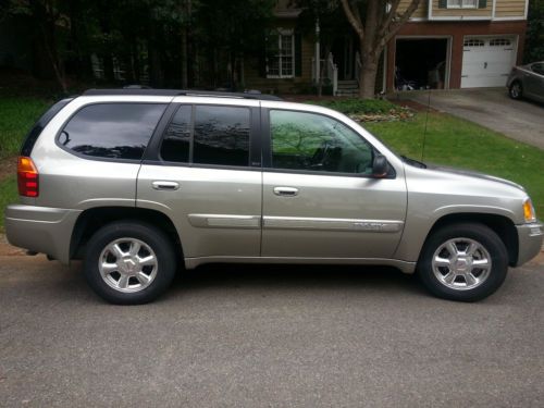 2004 gmc envoy xuv slt sport utility 4-door 4.2l  low miles, only 66,000 miles