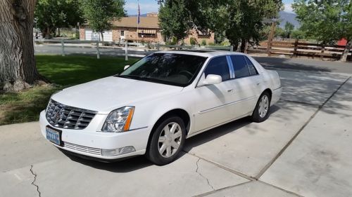 2007 cadillac dts sedan white lightning 45k miles beautiful