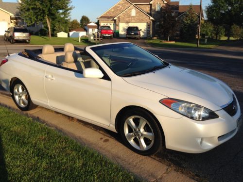 2005 Toyota Solare Limited convertible with only 73K Miles, image 2