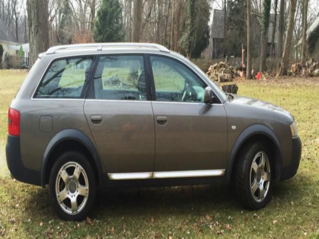 Audi allroad base wagon 4-door