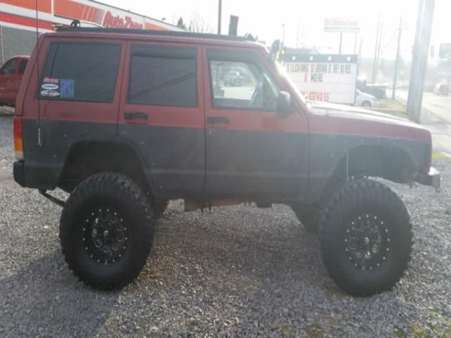 Jeep cherokee classic sport utility 4-door