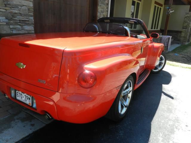 Chevrolet: ssr base convertible 2-door