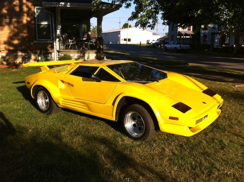 Lamborghini countach replica