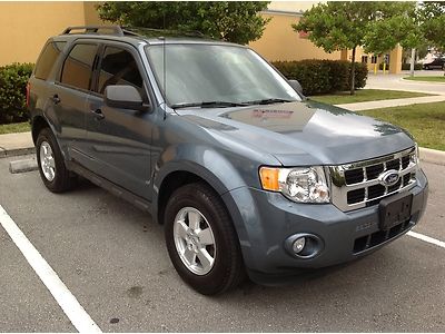 2011 ford escape xlt no reserve, low miles rav 4  crv