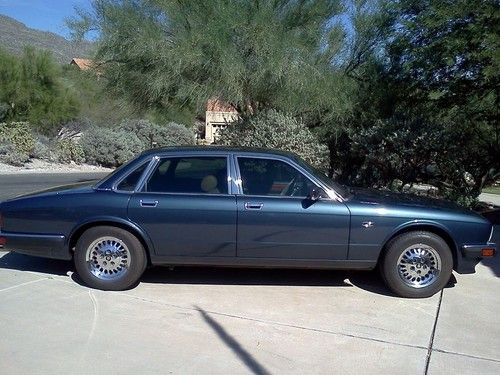 1990 jaguar xj6  souvereign  sedan 4-door 4.0l