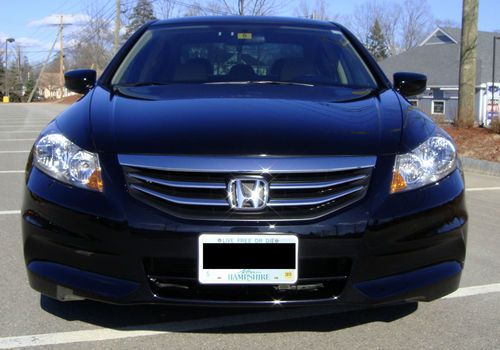 Black 2011 honda accord lx sedan w/ manual transmission, factory warranty, clean