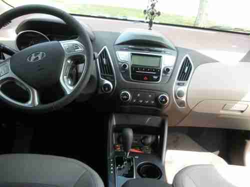 2011 Hyundai Tucson GLS Sport Utility 4-Door, US $18,500.00, image 9