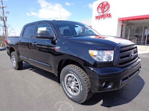 New 2013 tundra crewmax rock warrior 5.7l v8 4x4 rear camera trd black