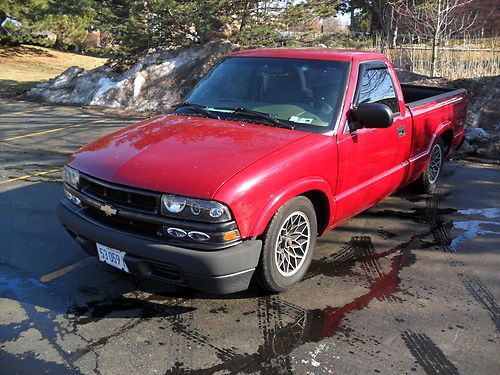 2000 chevrolet s10 base standard cab pickup 2-door 2.2l