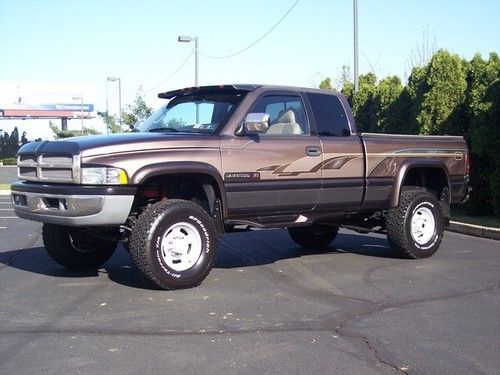 1997 dodge ram 2500 4x4,laramie slt , full custom, must see, $6000 paint job